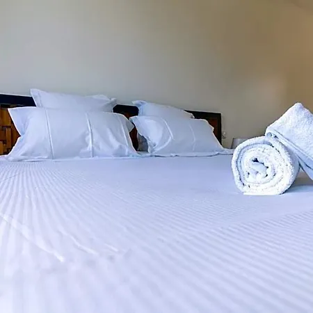 Chateau De Tilly Hotel 4*