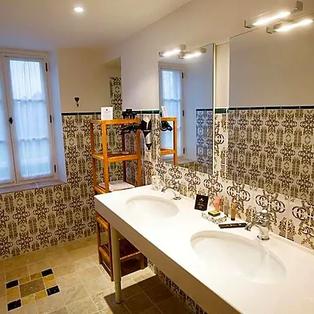 Chateau De Tilly 4*