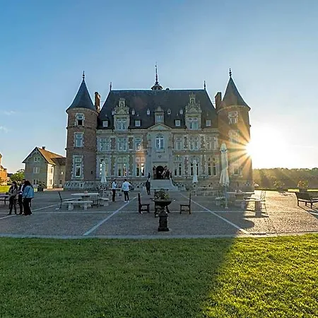 Chateau De Tilly 4*