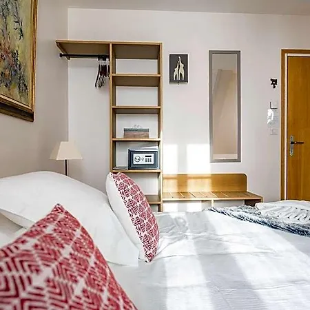 Chateau De Tilly Hotel 4*