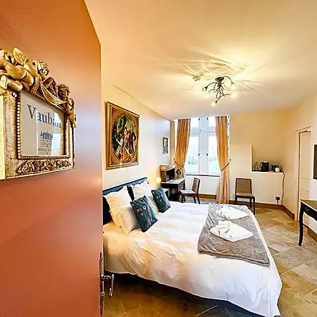 Chateau De Tilly Hotel 4*
