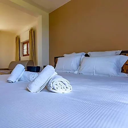 Chateau De Tilly 4*