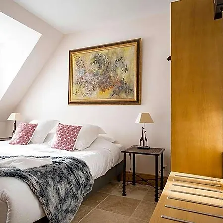 Chateau De Tilly Hotel