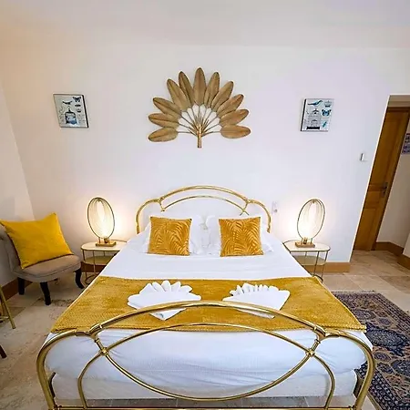 Chateau De Tilly Hotel